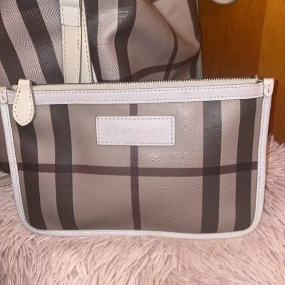 Burberry Smoke Check Canterbury handbag in excellent condition! Clean in & out!! - Picture 15 of 17